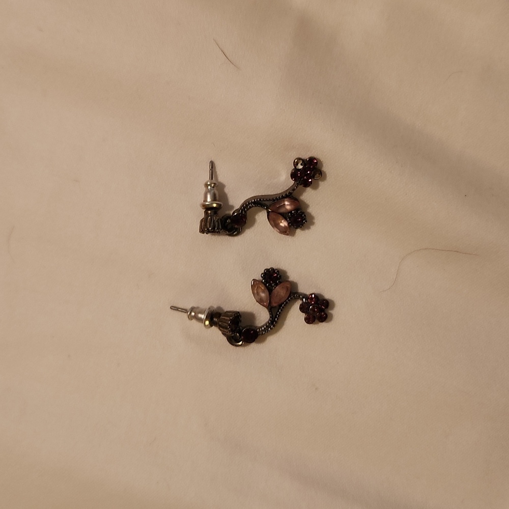 Floral dangle earrings